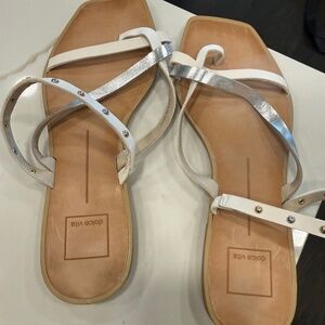 Dolce Vita - flat sandals - square toe - size 9.5M